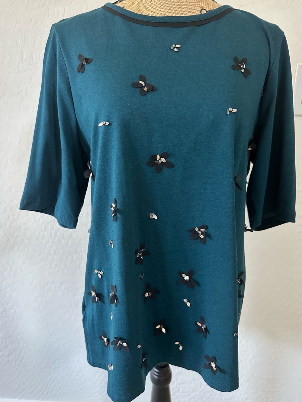 Ann Taylor Teal Short-Sleeve Floral Appliqué Top
